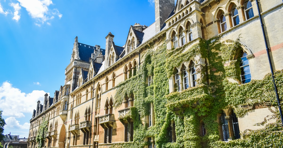 Perang Dingin: Rivalitas yang Membentuk Dunia Modern